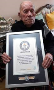 दुनिया के सबसे बुजुर्ग जीवित व्यक्ति, सैटर्निनो डे ला फुएंते, का स्पेन में 112 वर्ष की आयु में निधन हो गया