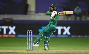 पाकिस्तान के ऑलराउंडर मोहम्मद हफीज ने अंतरराष्ट्रीय क्रिकेट से संन्यास की घोषणा की