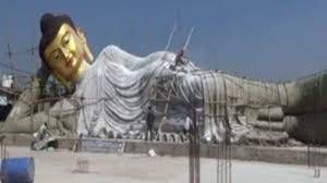 बोधगया में बन रही भगवान बुद्ध की भारत की सबसे बड़ी झुकी हुई मूर्ति