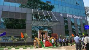 रक्षा मंत्री राजनाथ सिंह ने रिकॉर्ड 45 दिनों में इन-हाउस हाइब्रिड तकनीक का उपयोग करके DRDO द्वारा निर्मित बेंगलुरु में FCS इंटीग्रेशन कॉम्प्लेक्स का उद्घाटन किया