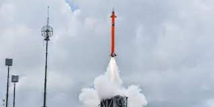 DRDO ने ओडिशा तट से मध्यम दूरी की सतह से हवा में मार करने वाली मिसाइल (MRSAM) के भारतीय सेना संस्करण का सफलतापूर्वक परीक्षण-उड़ान किया