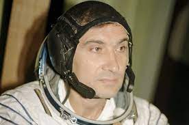 रूसी अंतरिक्ष यात्री वालेरी पॉलाकोव का निधन