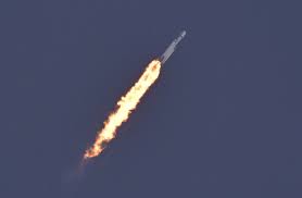 स्पेसएक्स ने 3 साल बाद पहला फाल्कन हेवी मिशन लॉन्च किया